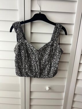 Japna Black & White Floral Cropped Tank